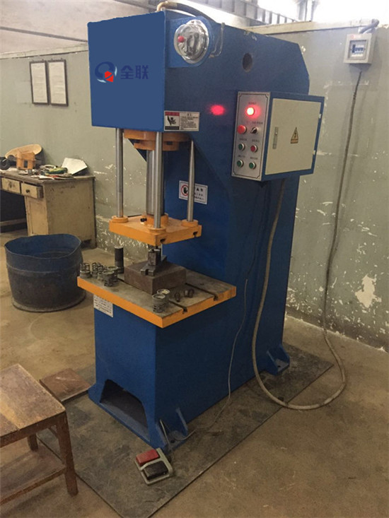 單(dan)柱液壓(ya)機