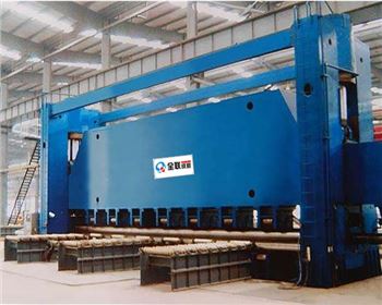 船用(yòng)卷闆機(ji)生産廠(chǎng)家哪家(jia)好？